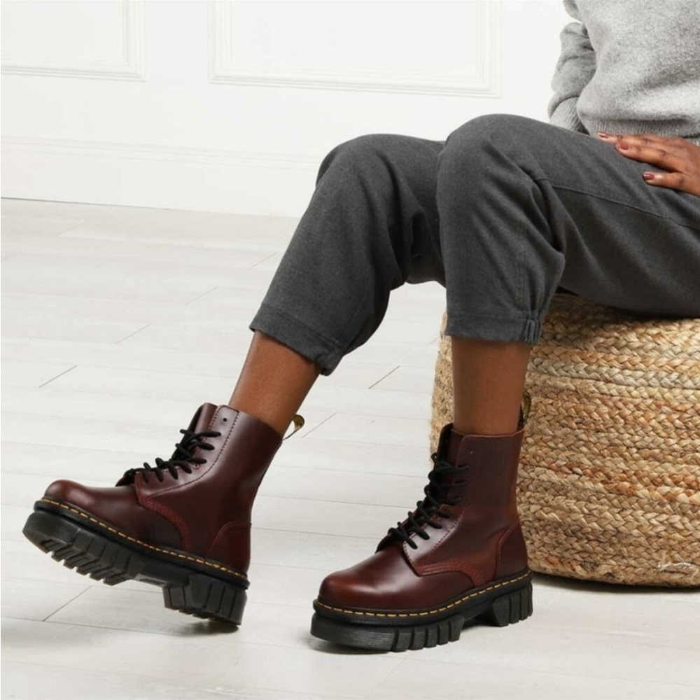 Free People Dr. Martens Audrick Brando Leather Lace-Up Boots Size 10 NWT